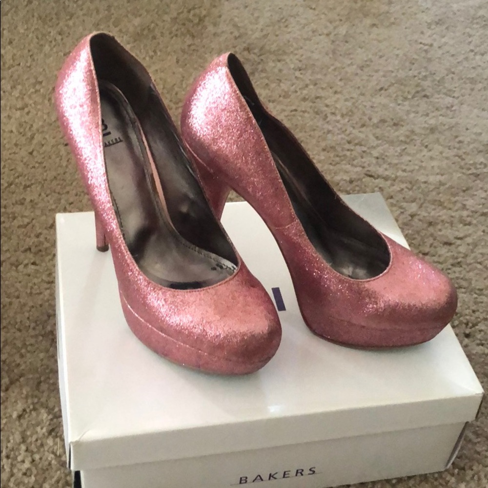 Glitter pink pumps
